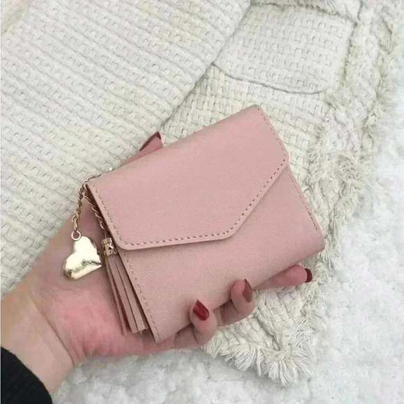 Handbags - ⚠️Clearance Pink Heart And Tassel Wallet / Cardholder